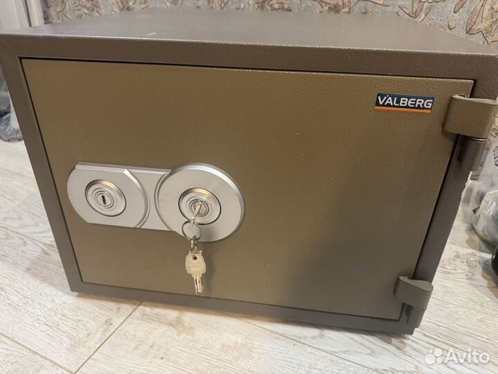 Сейф огнестойкий Valberg FRS 36 KL