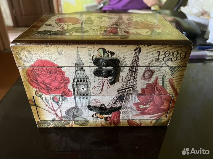 Шкатулка для украшений