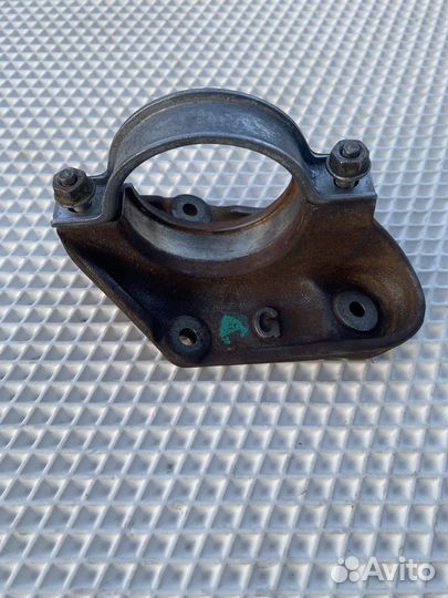 Кронштейн правого привода ford focus 1 1.8 zetec