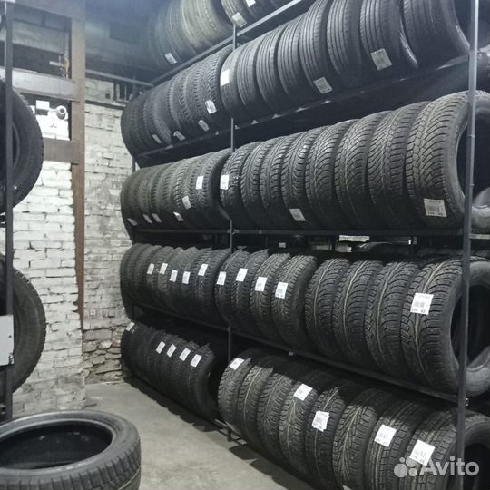 Dunlop Winter Maxx WM01 215/65 R16 98T