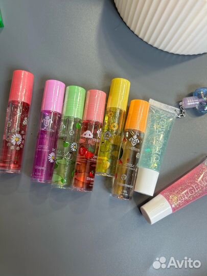 Блески помады для губ