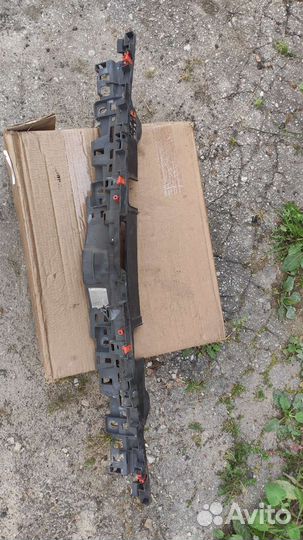 Кожух замка капота Insignia