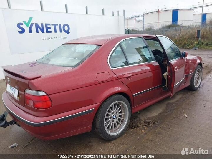 BMW E39 528I 1998 из Англии поступила в разбор