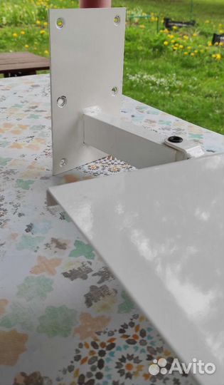 Полка настенная для телевизора поворотная белая