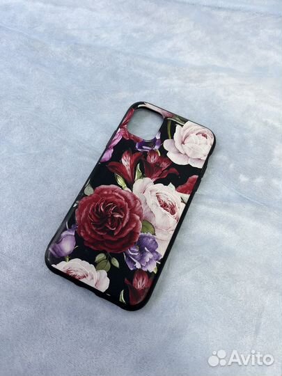 Чехол на iPhone 11