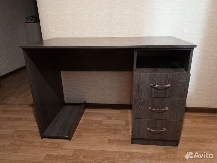 Стол письменный/компьютерный с ящиками серый