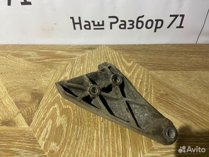 Кронштейн генератора Chevrolet Lanos