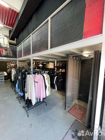 Магазин одежды и обуви