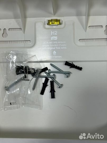 Диспенсер tork Н2 для полотенец