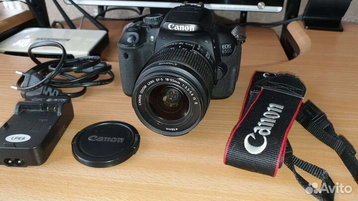 Зеркальный фотоаппарат Canon 650d