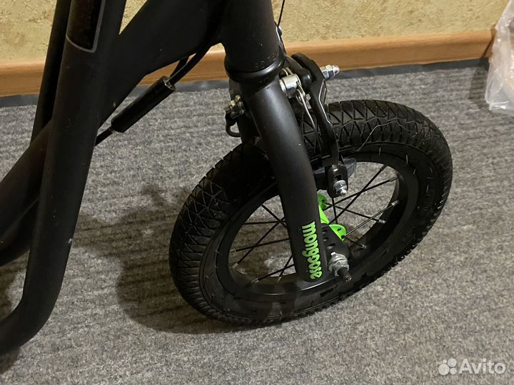 Внедорожный самокат Mongoose expo 12