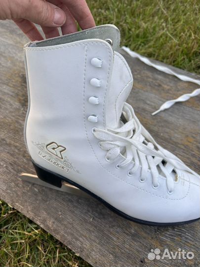 Коньки фигурные 39 размер