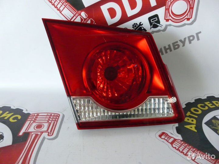 Фонарь задний внутренний левый Chevrolet Cruze