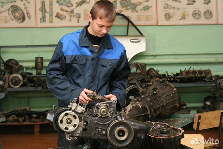 Помошник автослесаря, ученик