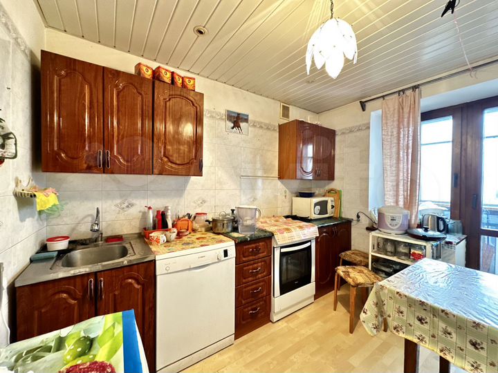 Комната 20 м² в 4-к., 16/18 эт.