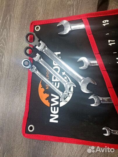 Набор трещоточных ключей с шарниром