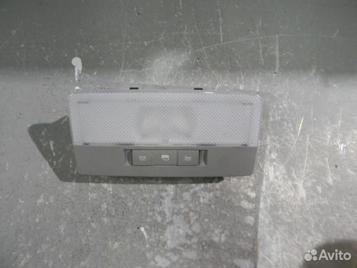 Плафон салонный центральный Cruze