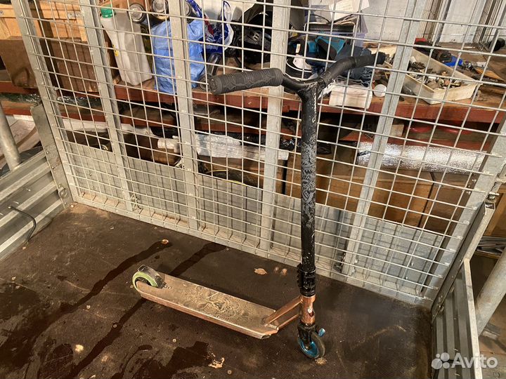 Трюковлй самокат