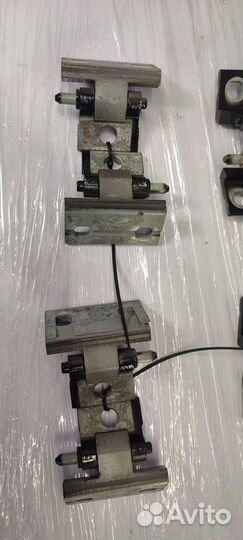 Петля двери Volvo S80