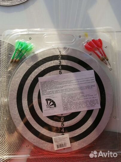 Мишень и дротики для игры в Дартс