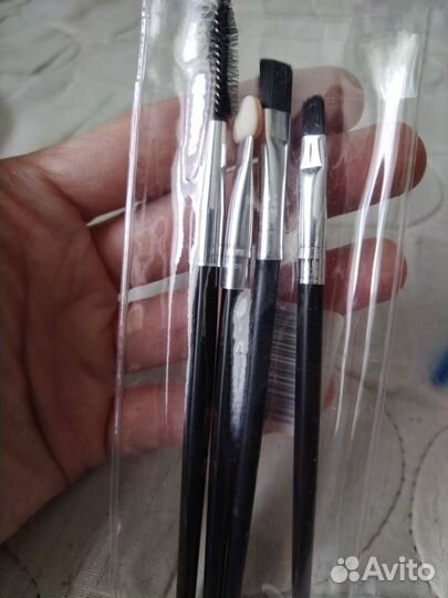 Тени для век