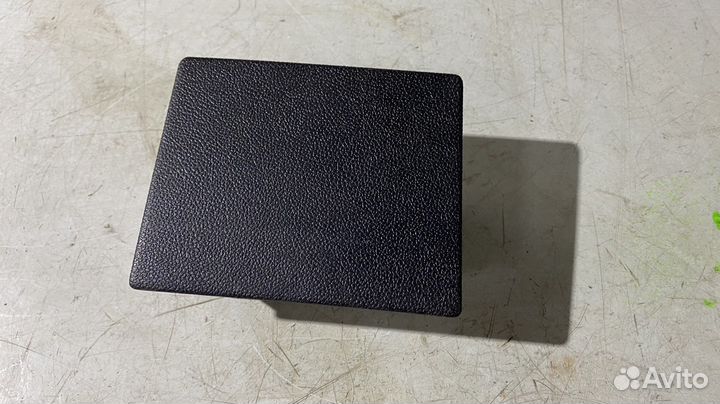 Пепельница задняя Mercedes Benz W203