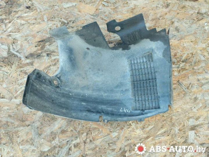Подкрылок передний левый Renault Scenic 1998