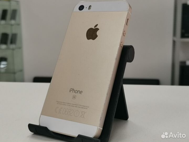 iPhone SE, 32 ГБ