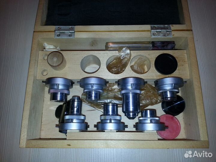 Окуляры и объективы к микроскопу