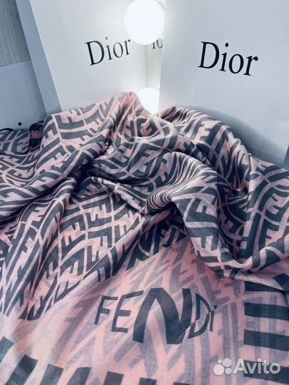 Платок женский fendi
