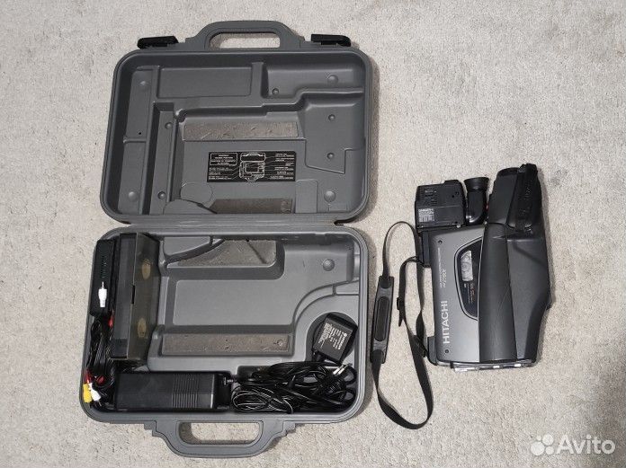 Видеокамера VHS Hitachi VM-2780E (AV)