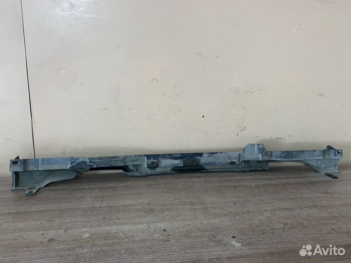 Кронштейн заднего бампера (центр) Nissan Note