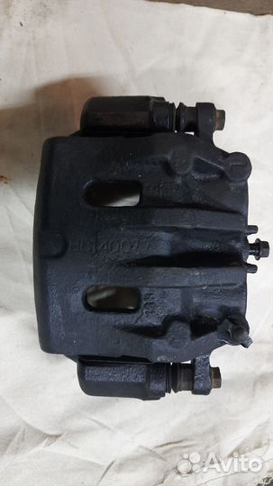 Левый тормозной суппорт на KIA sorento 1