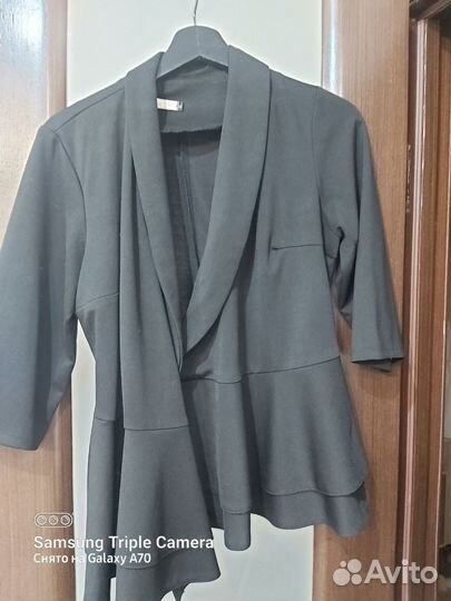 Пиджак с баской новый