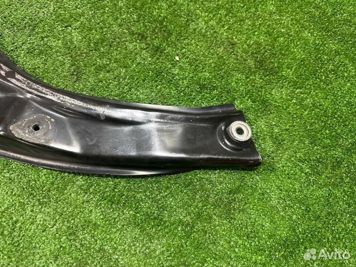 Верхняя накладка передней панели(телевизора) Mazda