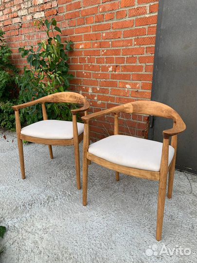 Стул из массива дерева