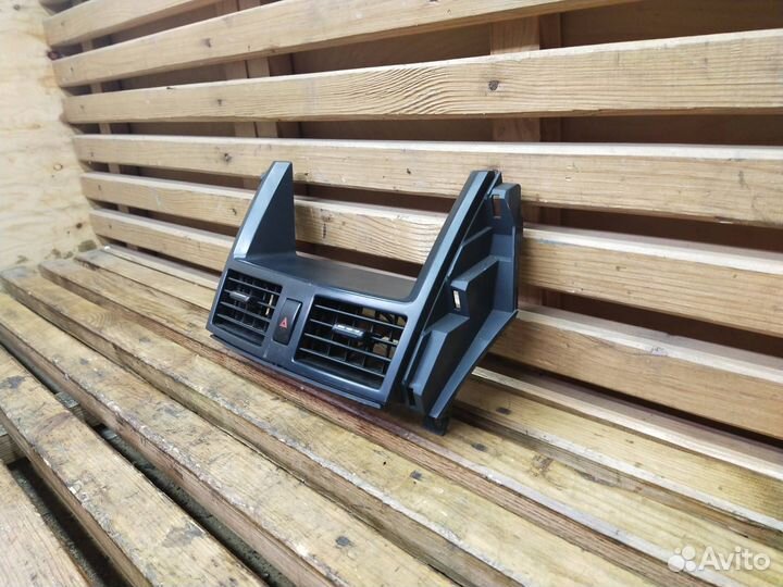 Дефлектор обдува салона верхний Nissan Teana J31