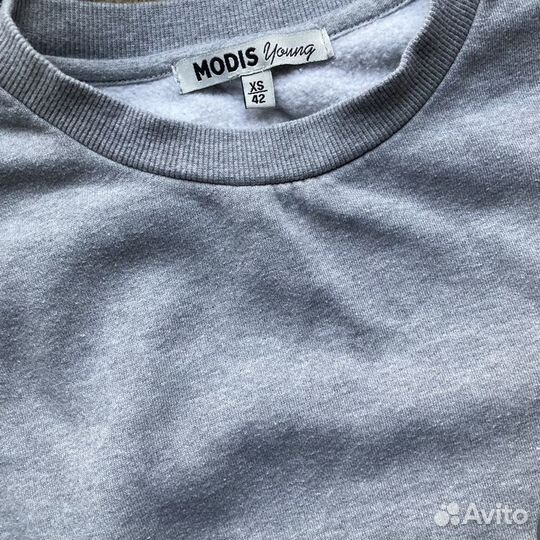 Укороченный женский свитшот