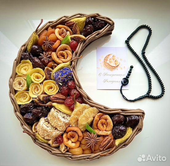 Боксы с сухофруктами, орехами и мёдом
