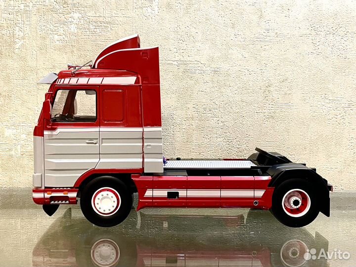 Коллекционная модель Scania 143 1:18 Road Kings