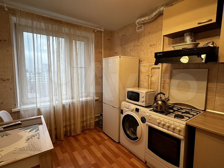 2-к. квартира, 52 м², 10/14 эт.