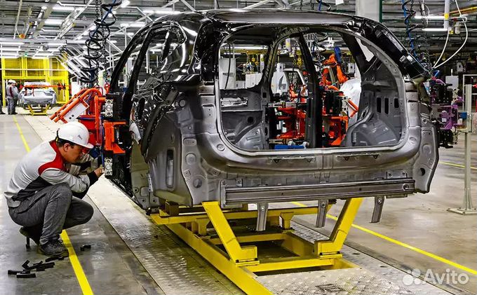 Сборщик автомобилей с обучением