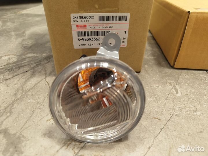 Поворотный сигнал D-MAX 2020+ в бампер