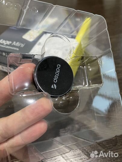 Универсальный магнитный держатель для телефона