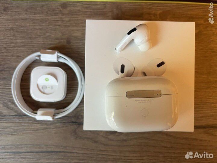 Правый наушник apple airpods pro с кейсом magsafe