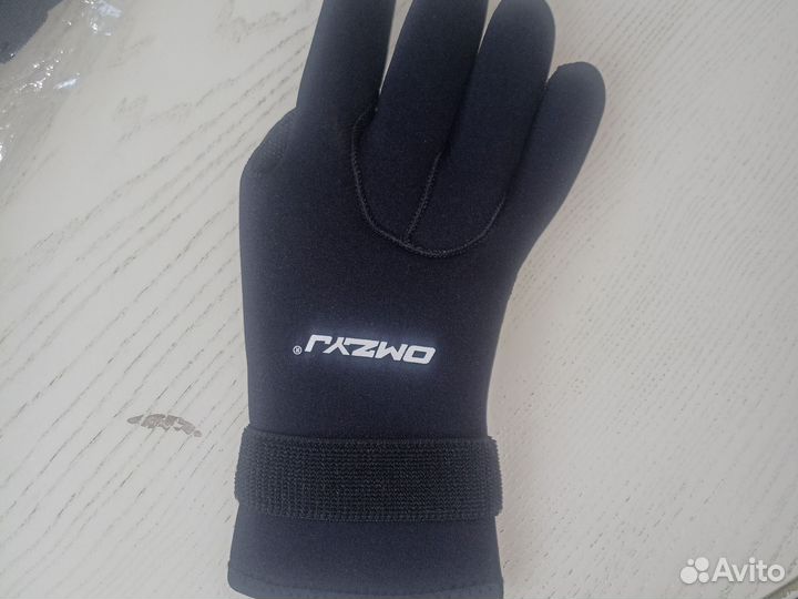 Неопреновые перчатки для дайвинга