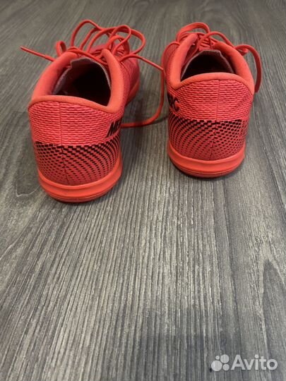 Зальники Nike 37,5