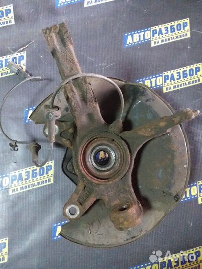 Кулак поворотный передний правый Хонда Цивик 8 5D