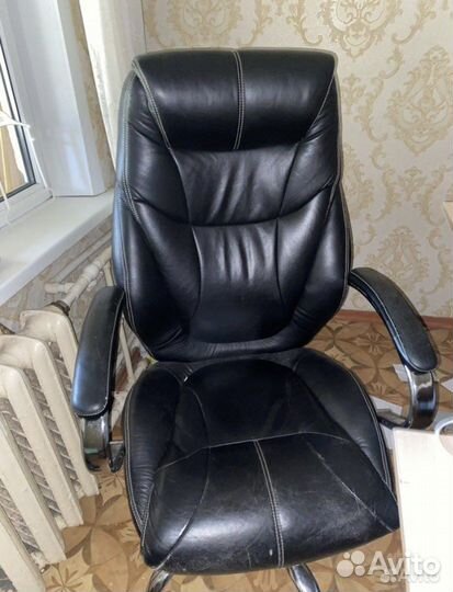 Офисное кресло