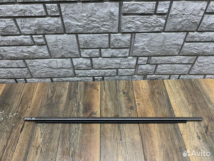 Ford Kuga Накладка стекла заднего левого